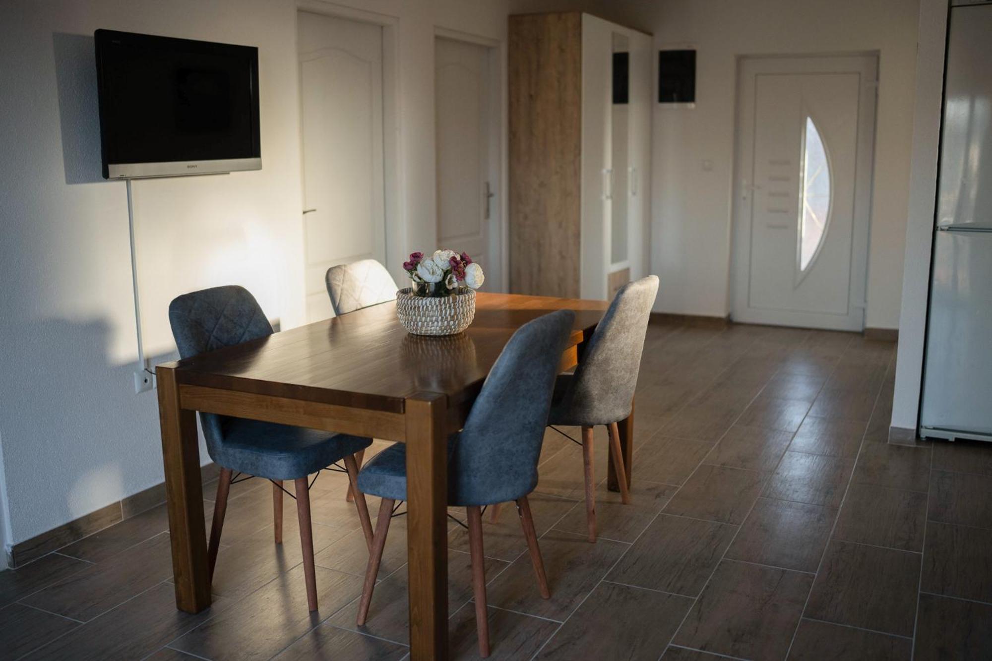 Apartmani Elegance Tuzla Esterno foto
