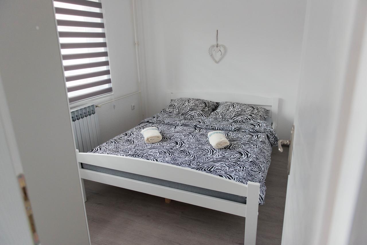 Apartmani Elegance Tuzla Esterno foto